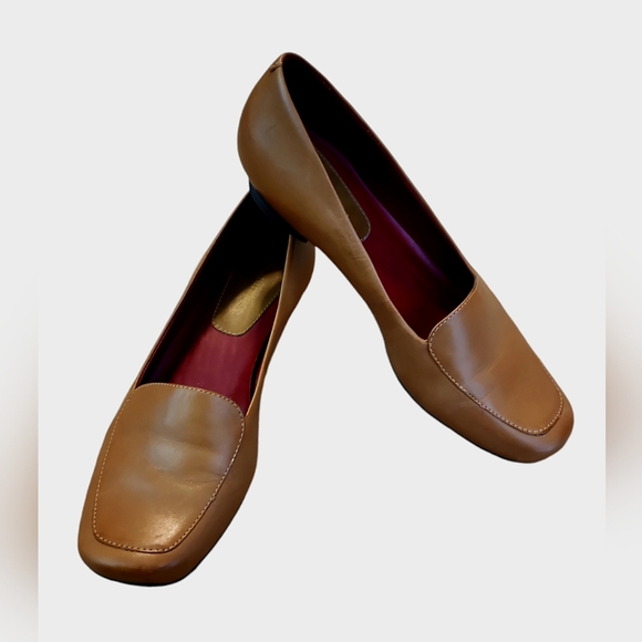 Naturalizer‎ Women's Camel Colored Leather Flats Size 9N - Picture 1 of 7